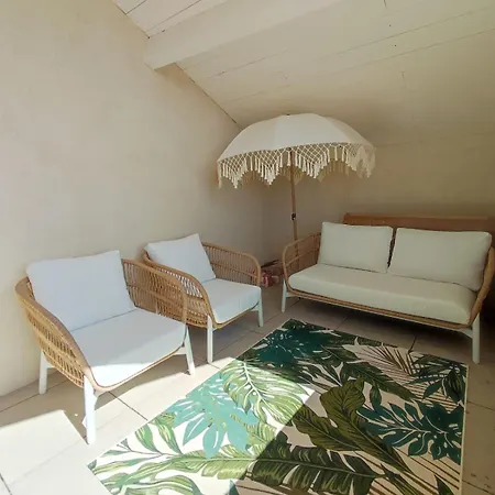 Bel Climatise A Apartment *